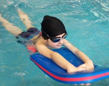 Schwimmbäder der Münchner Schulen in den Ferien für Schwimmkurse öffnen